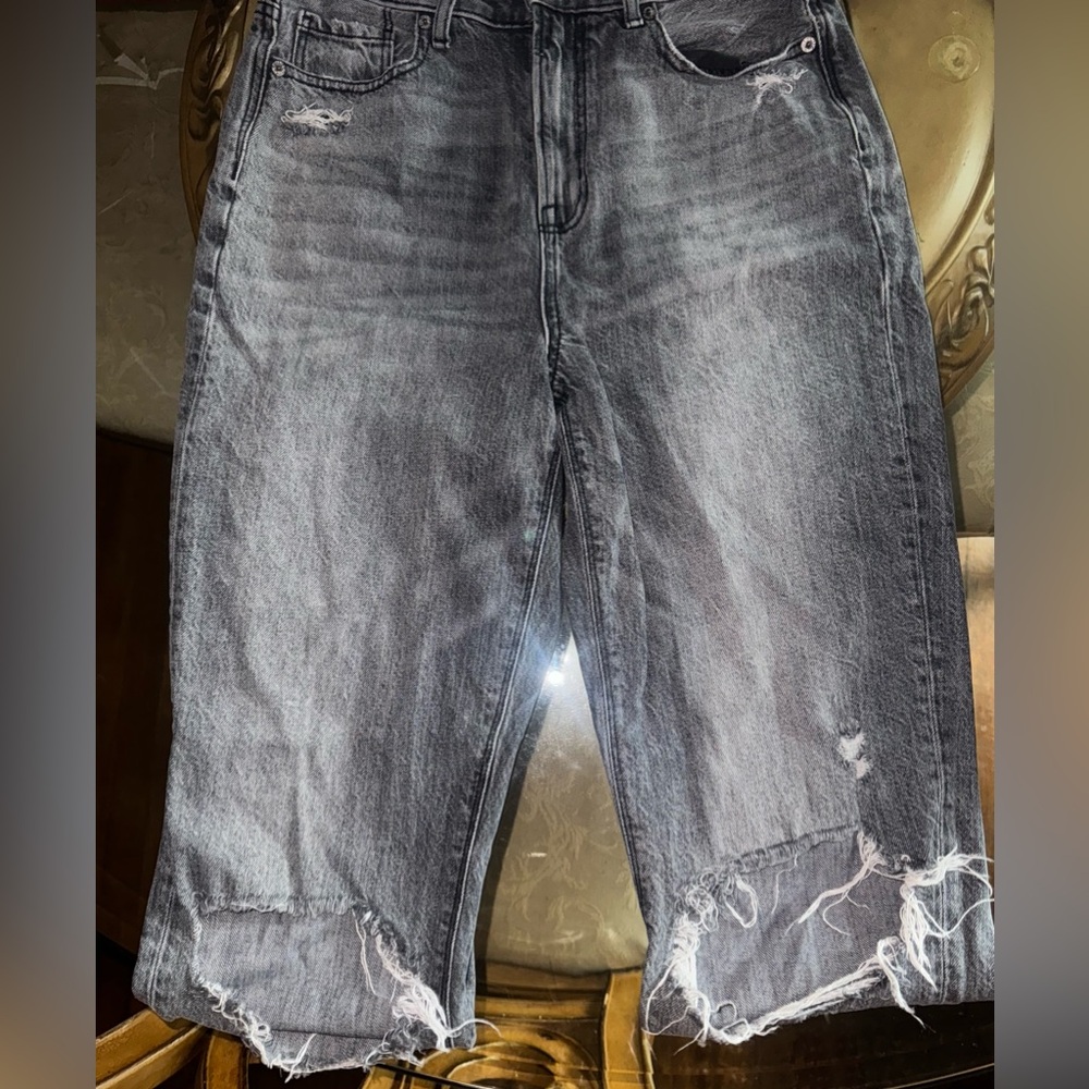American Eagle Ripped Mom Jeans